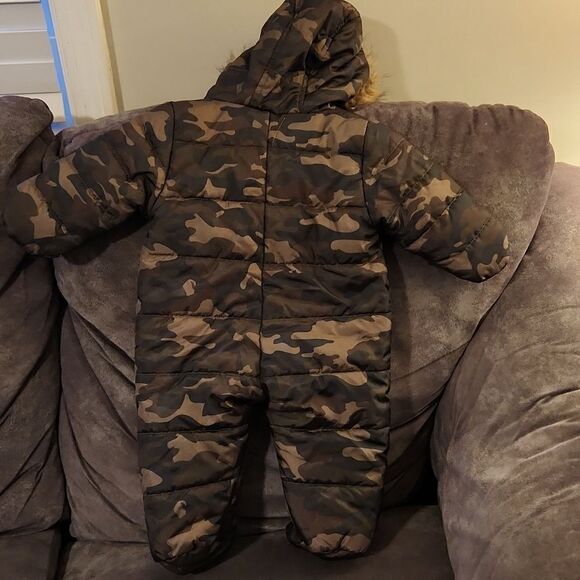 Rothschild Baby 6-9 months snowsuit winter outfit footies fleece faux fur hood - Picture 3 of 5